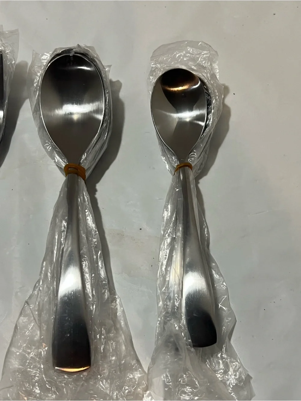 Brand NEW - Hi Quality Stainless  Flatware Set Service for 8 - 40 Pieces